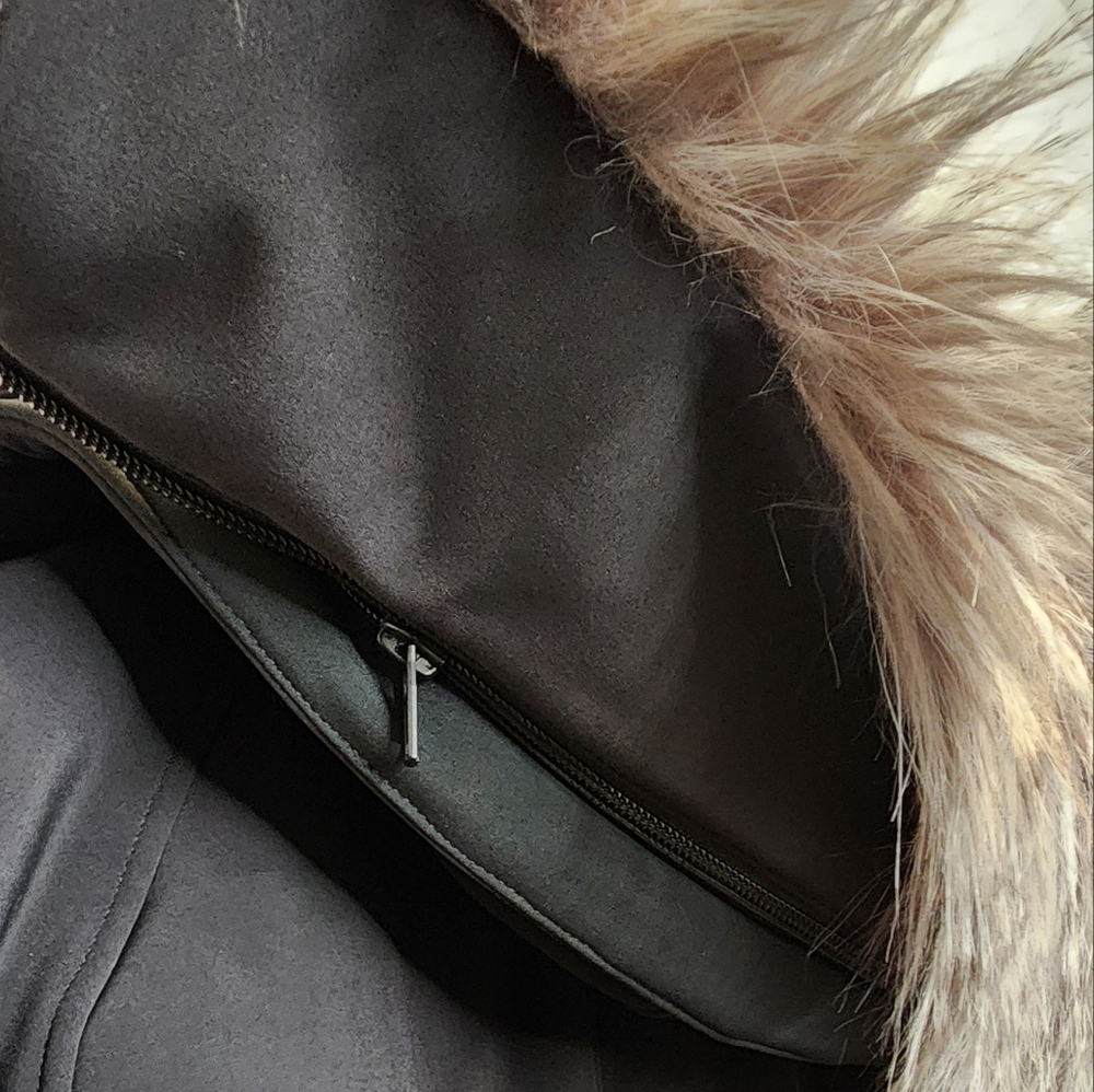 The North Face Artic Parka Black with Faux Fur. Size M. - Picture 6 of 7